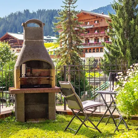 Zur Alten Schmiede Apartment *